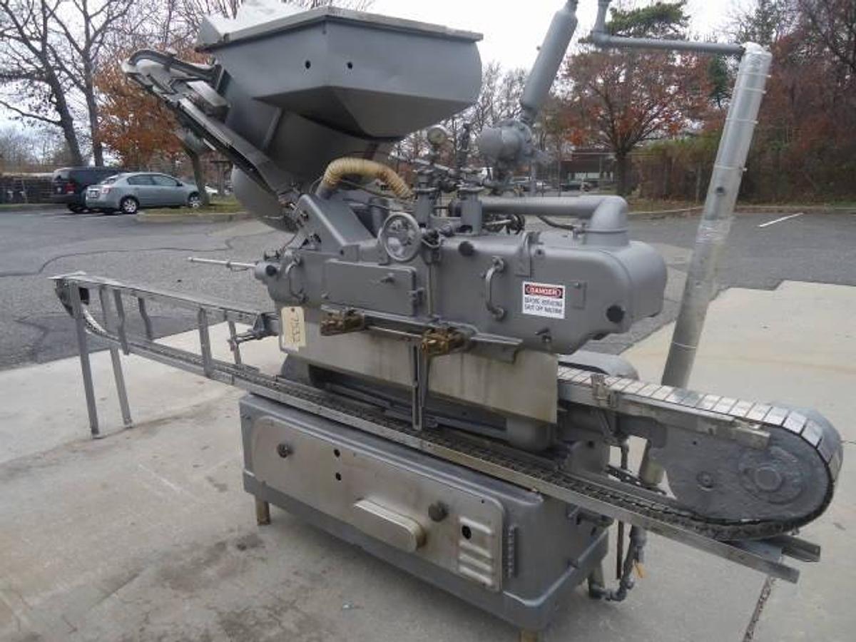 Used WHITE CAP “VAPOR VACUUM”” CAPPER, 82mm