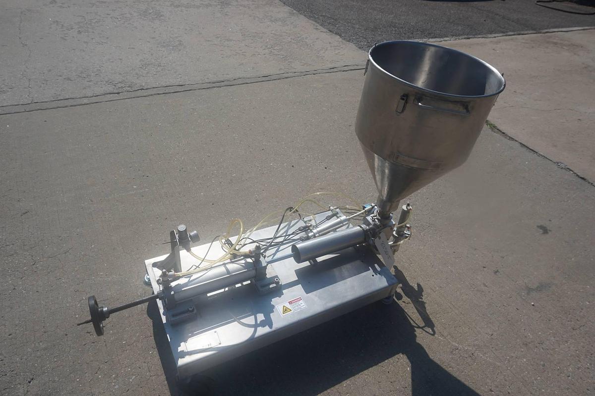 Used Geyer Single Piston Semi-Automatic Filler, Tabletop