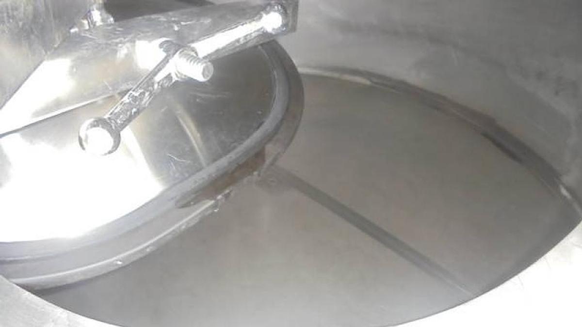 Used 1,500 Gal Mueller Stainless Steel Vertical Dimple Jacketed Sanitary Tank, 200 PSI Jacket