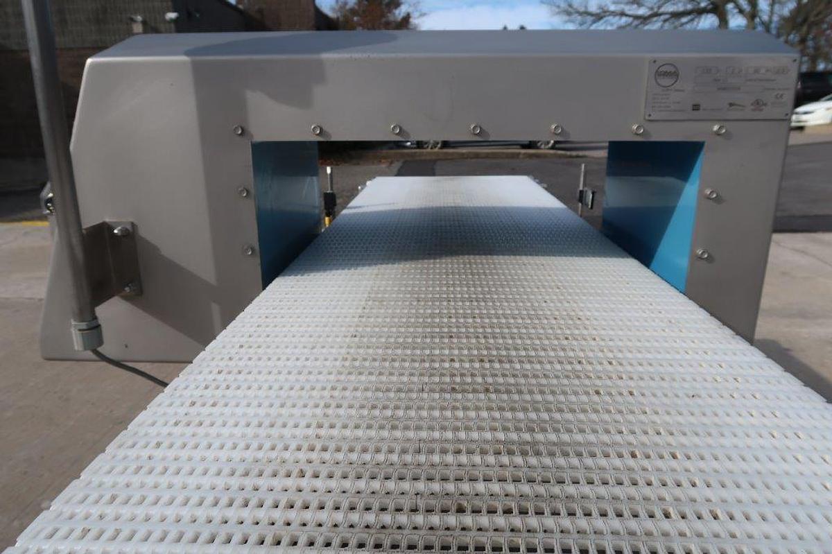 Used Loma Conveyorized Metal Detector, Aperture 21 In. Wide X 7 In. High