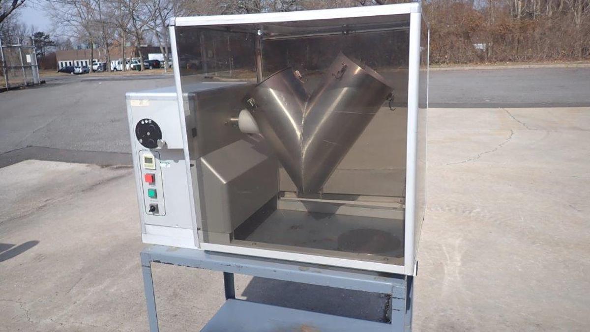 Used Patterson Kelley Blend Master SS Twin Shell Cross-Flow Blender