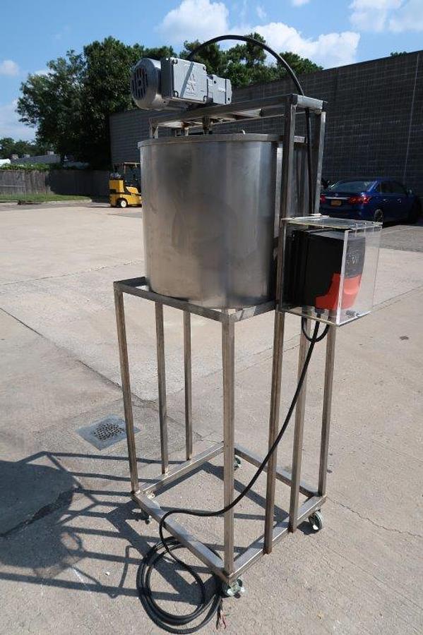 Used 30 Gallon Stainless Steel Portable Mix Tank