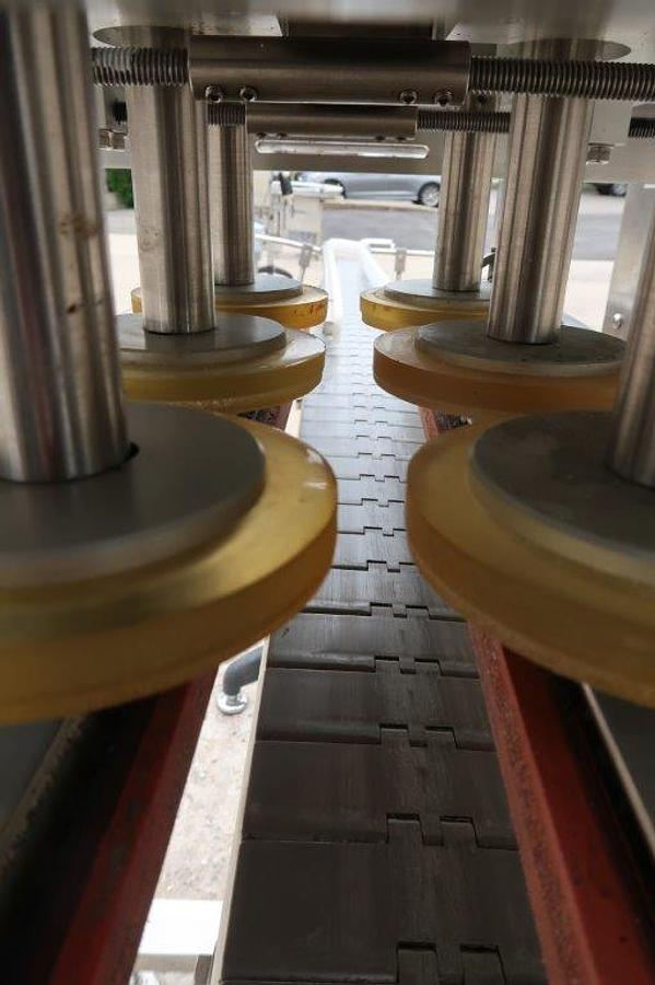 Used Accutek Six (6) Spindle Cap Portable Tightener/Retorquer, Single Phase Electrics