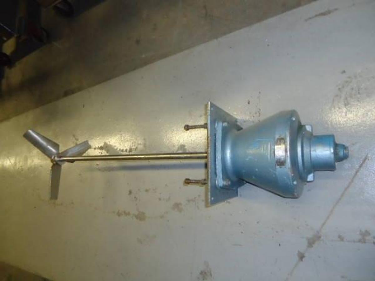 Used Chemineer Air Operated Fixed Mounted Agitator, 16 in. Diameter Blade