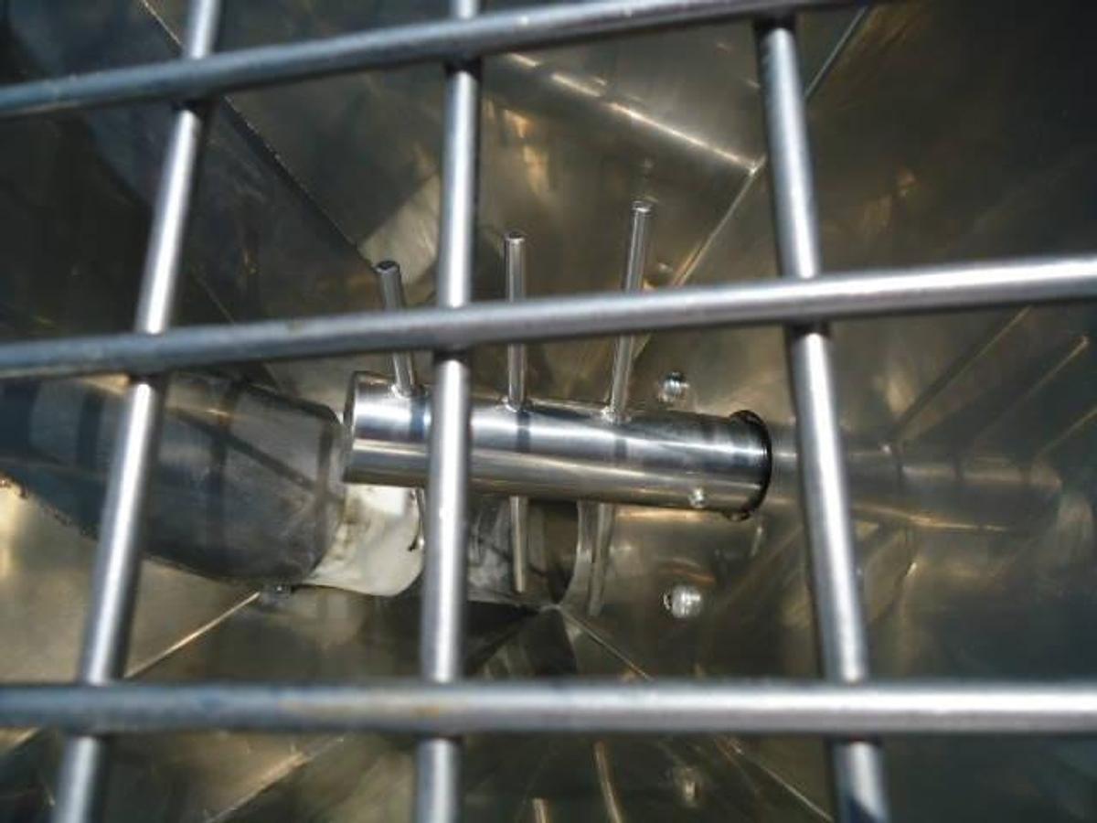 Used Hapman 4 In. Diameter Flexible Screw Conveyor With Hopper Prebreaker, 110 inch discharge height