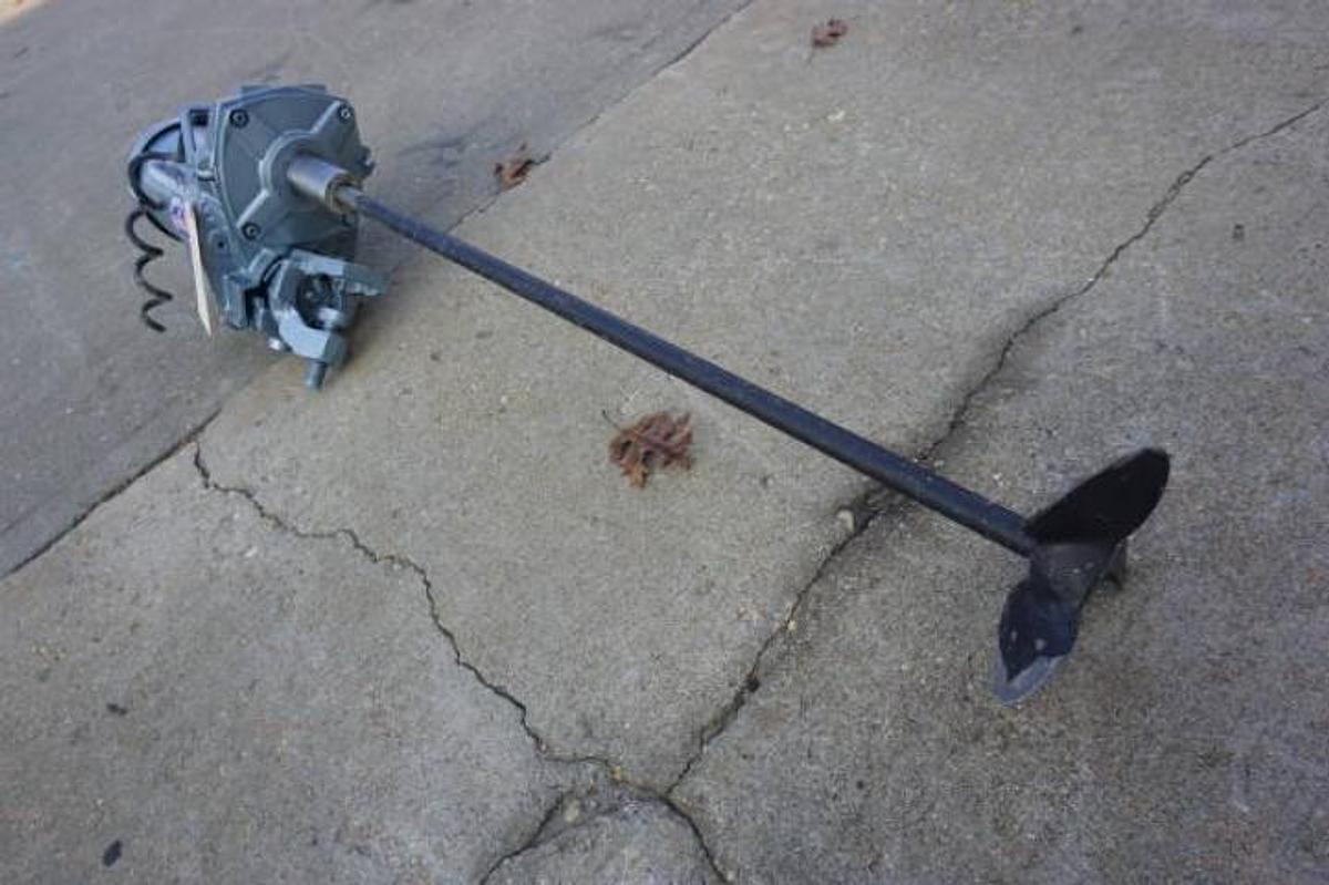 Used Chemineer 1 HP Clamp On Portable Agitator, 7 In. Dia. Prop
