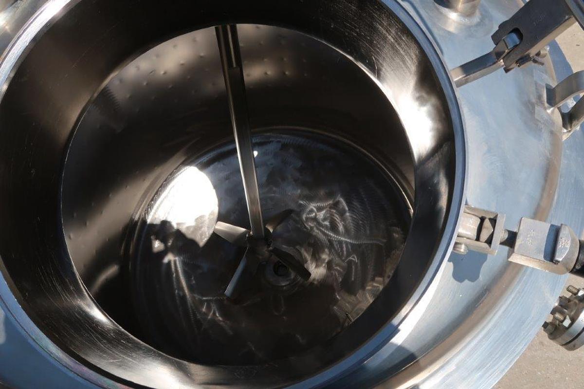 Used 300 Gallon Mueller 316 Stainless Jacketed Vacuum Agitated Reactor