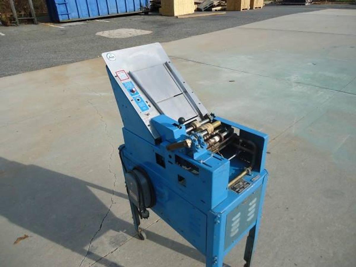 Used Labelette 11c Semi-Automatic Glue Labeler, Portable