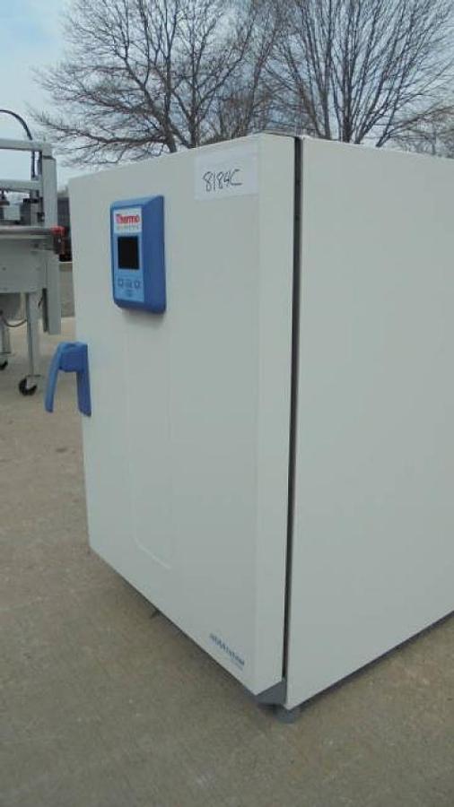 Used Thermo Scientific Heratherm IGS 180 Incubator