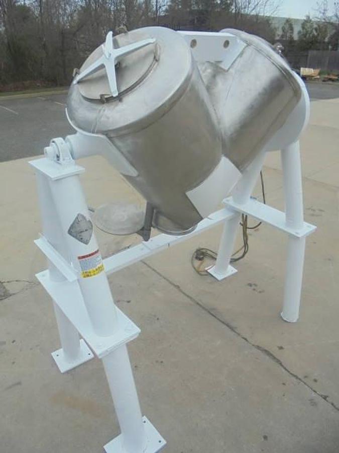 Used 20 CU.FT. Patterson Kelley Stainless Steel “V”” Tumbling Blender, 70 LB./CF, Liquid Spray Bar