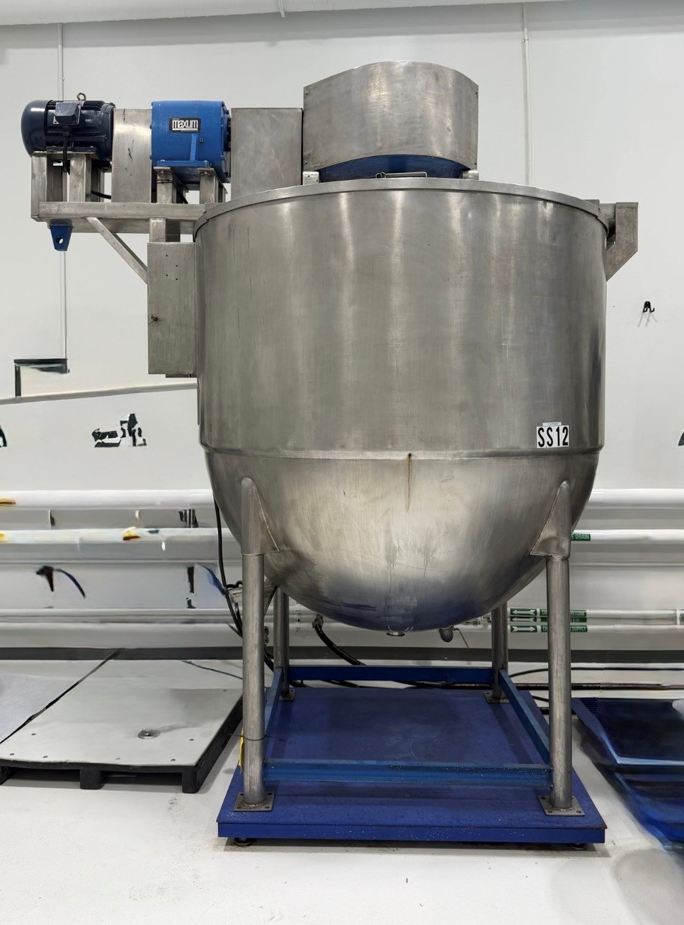 Used Lee 1,000 Gallon SS Jacketed Mixing Tank, 40 PSI