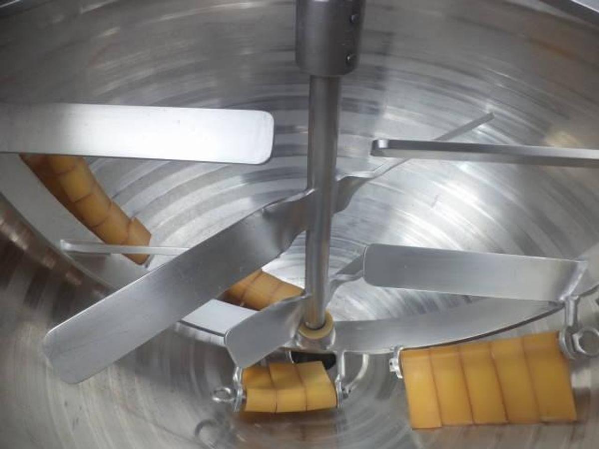 Used 60 gallon Hamilton 316 SS double motion kettle, 90 PSI