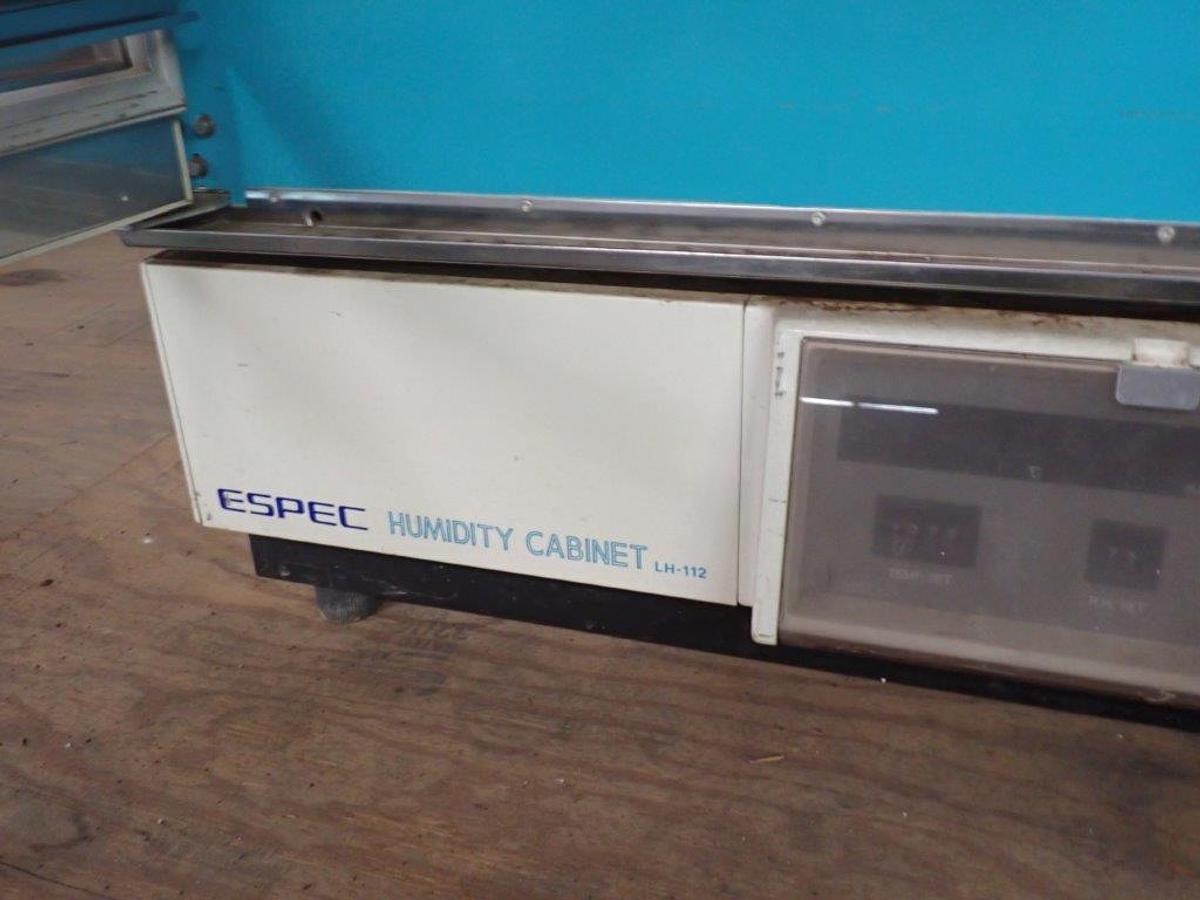 Used Espec 24″ X 28″ Humidity Cabinet