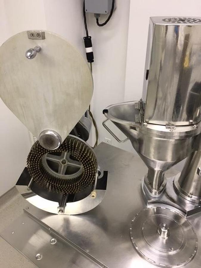 Used Capsugel Ultra 8 Encapsulator, 0,1, 00 Tooling