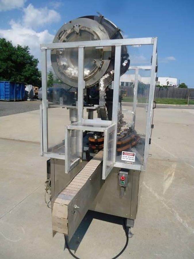 Used Resina NRU30 Six Spindle Screw Capping Machine, 150 Per Minute