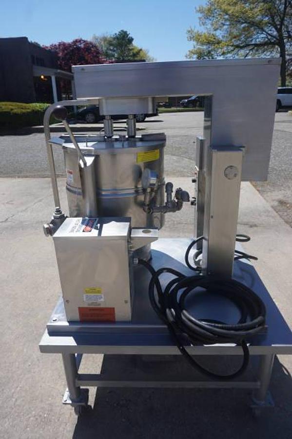 Used 10 Gallon Groen SS Electric Self-Contained Twin Action Scraper Kettle, Tilt Discharge