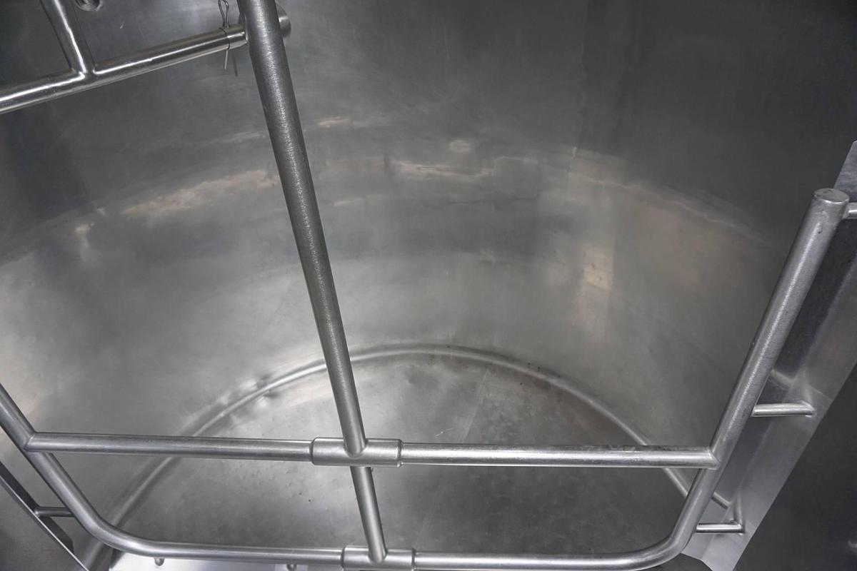 Used 1,600 Gallon Crepaco Stainless Steel Sweep Agitated Tank, 75 PSIG Jacket