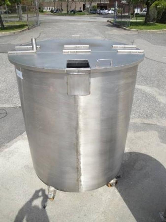 Used 500 Gallon Stainless Vertical Tank, Portable