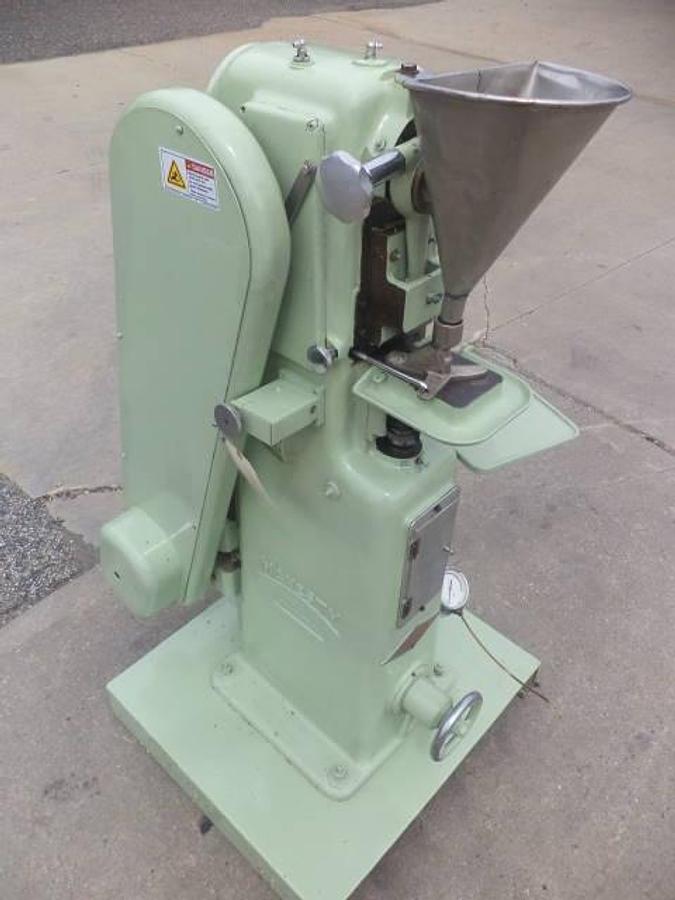 Used Manesty E2 Single Punch Tablet Press