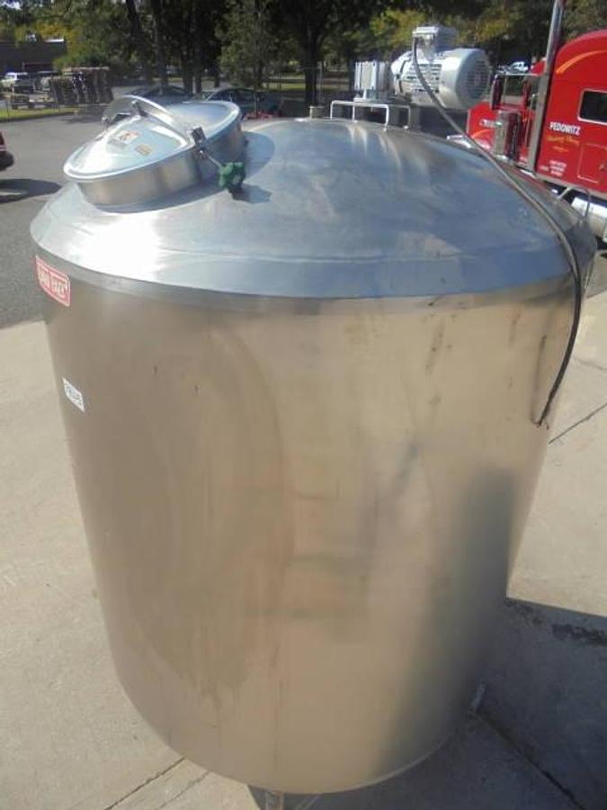 Used 1,250 Gallon Sani-Fab Stainless Sanitary Insulated Mix Tank