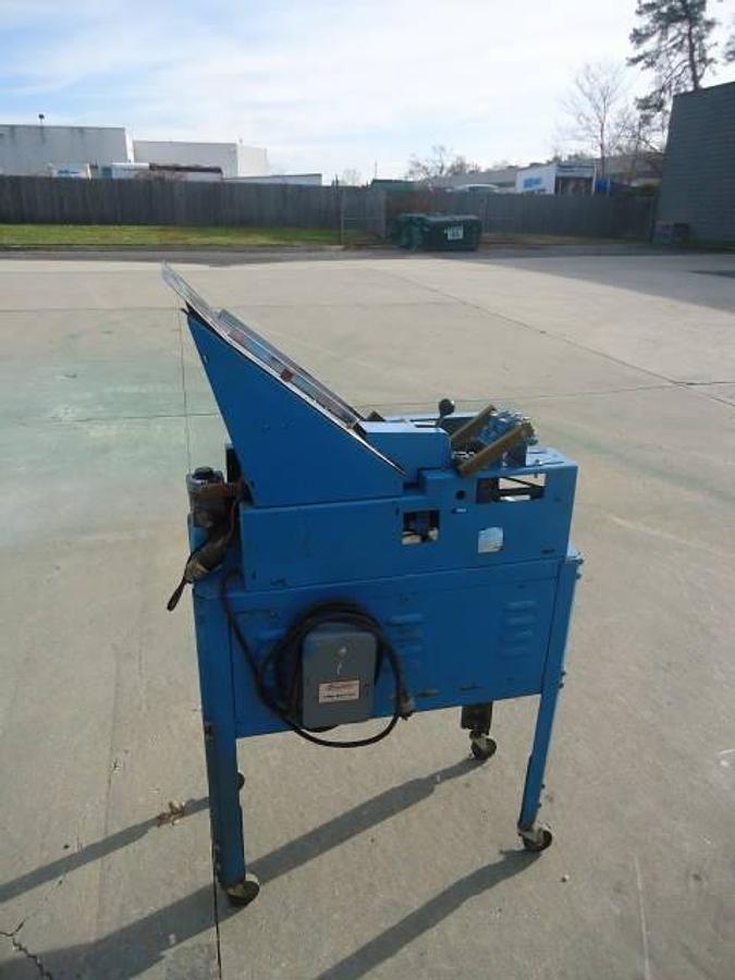 Used Labelette 11c Semi-Automatic Glue Labeler, Portable