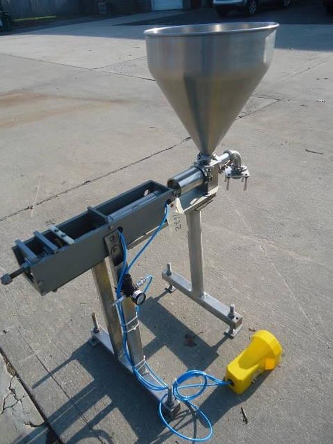 Used Fords Holmatic Single Piston Filler, Air Operated-