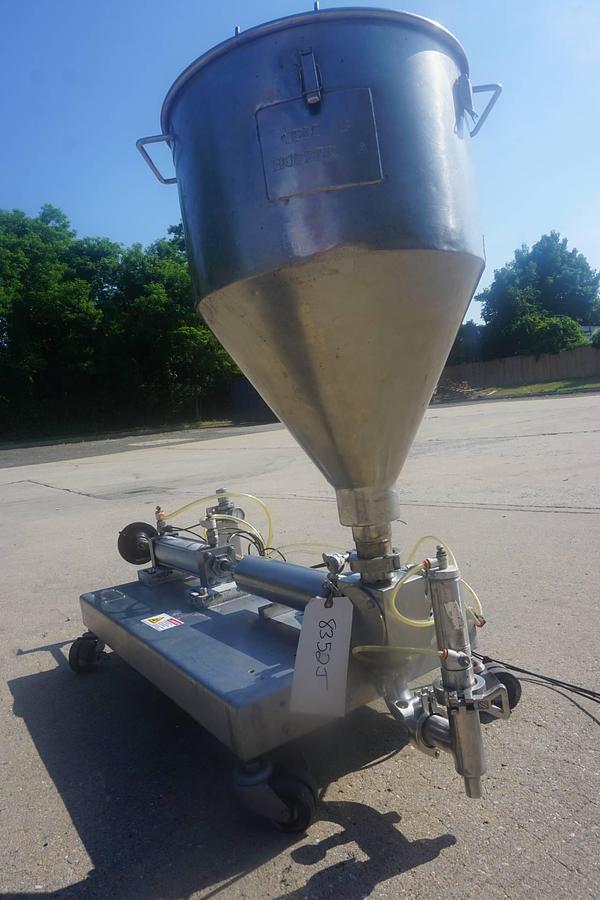 Used Geyer Single Piston Semi-Automatic Filler, Tabletop