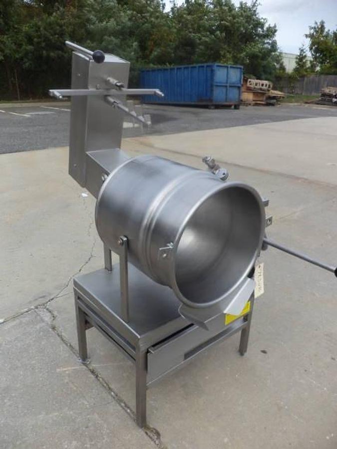 Used 12 Gallon Cleveland self-contained electric scraper kettle