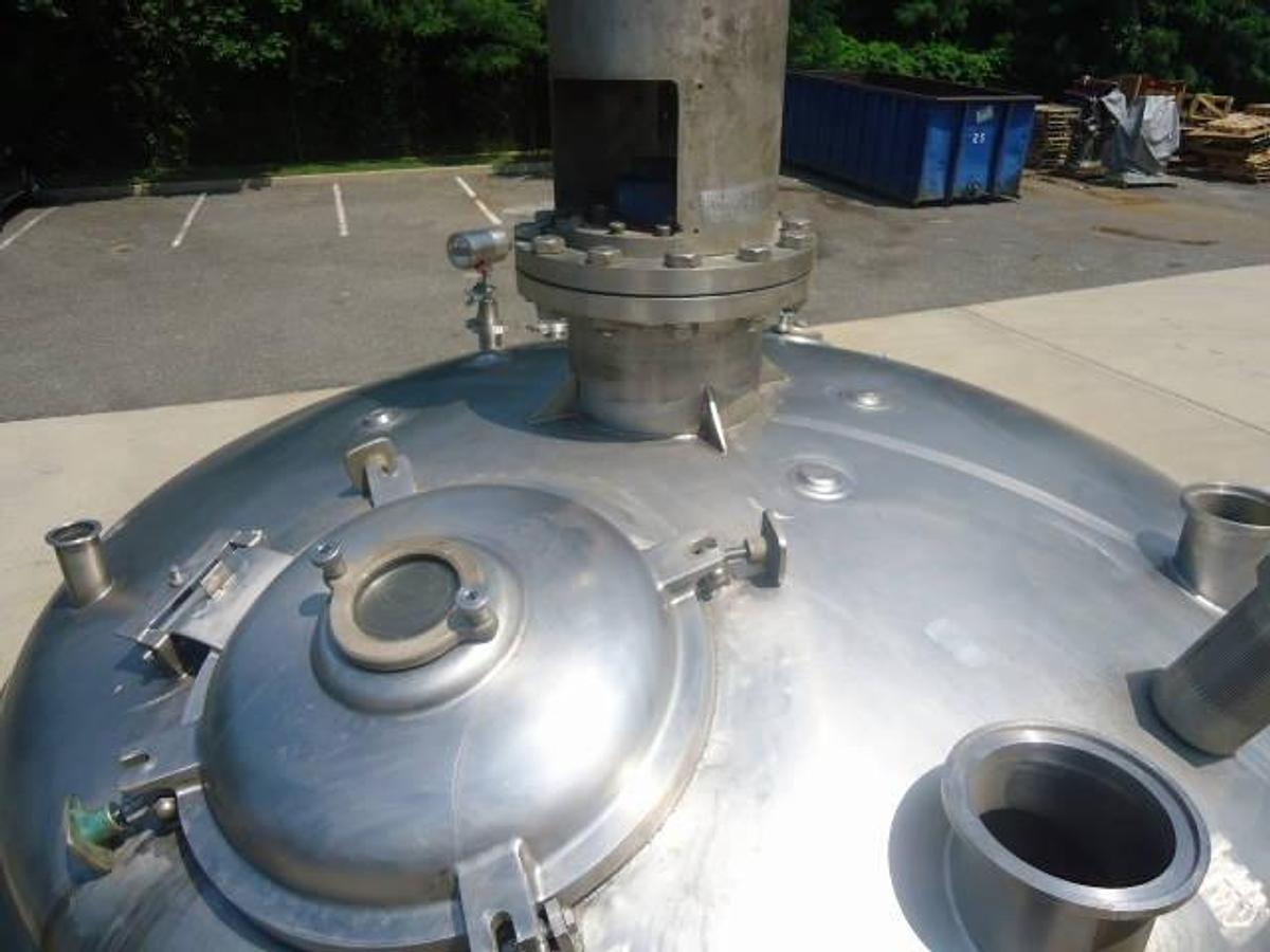 Used 1,100 Gallon Stainless Jacketed Vertical Mix Tank, Cone Bottom