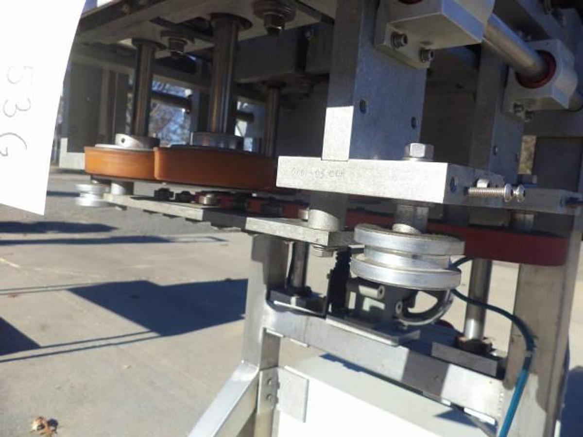 Used New England Machinery Four Spindle Cap Tightener/Retorquer, Variable Speed
