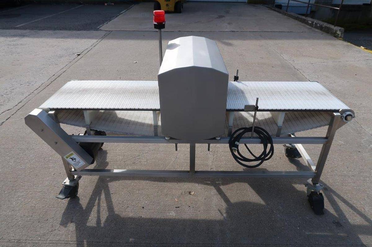 Used Loma Conveyorized Metal Detector, Aperture 21 In. Wide X 7 In. High