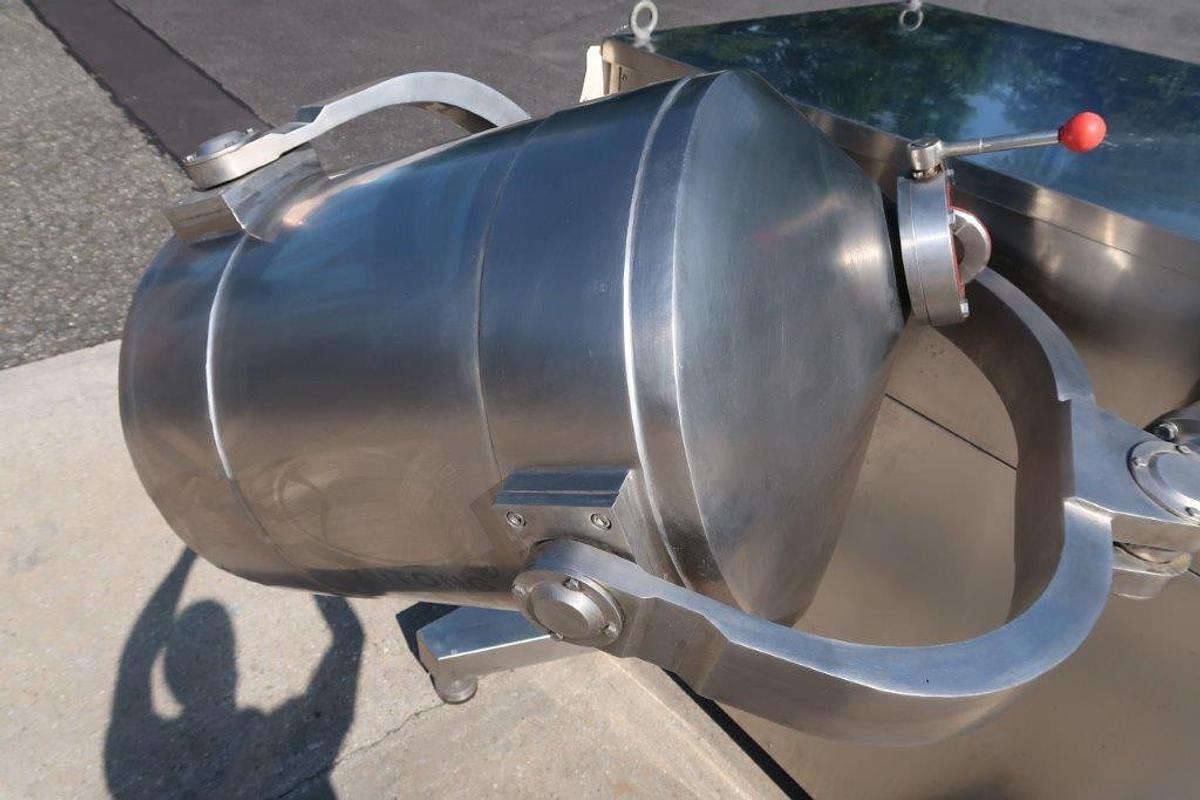 Used YuTong 200 Liter SS Multi-Directional Tumbling Mixer