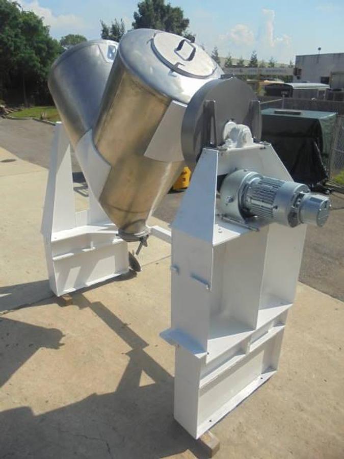 Used 30 Cu.Ft. Gemco Stainless Steel Twin Shell “V” Blender