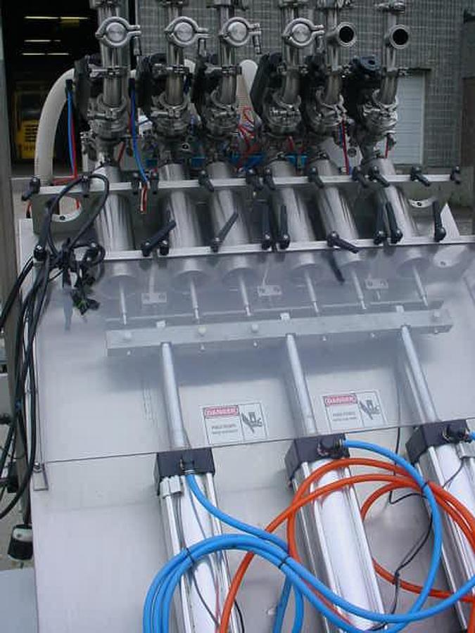 Used Accutek Avf6-32 Six Piston Automatic Filling Machine