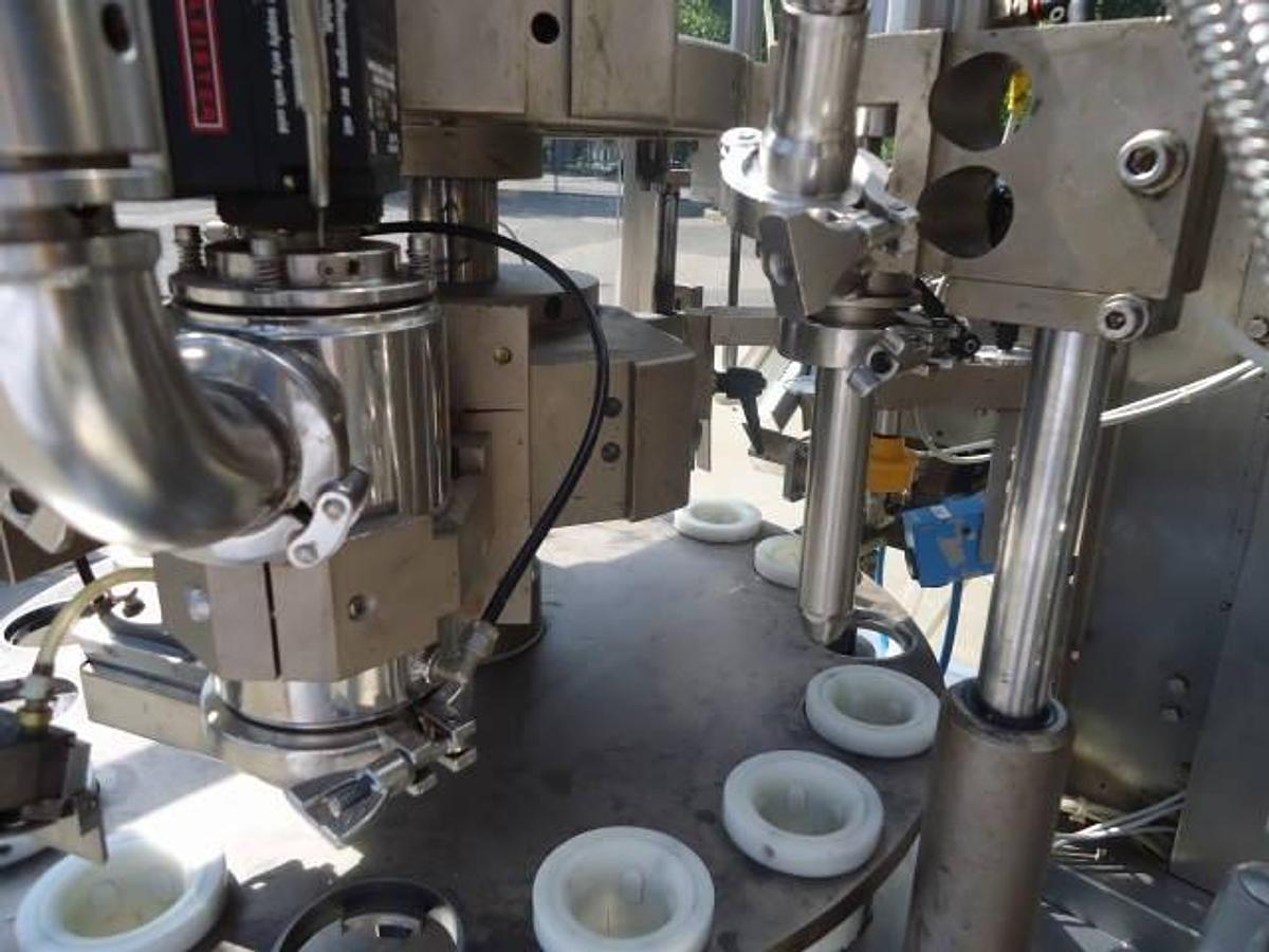 Used Unipac/Romaco 160 Hot Air Plastic Tube Filling And Sealing Machine, 100 Per Minute