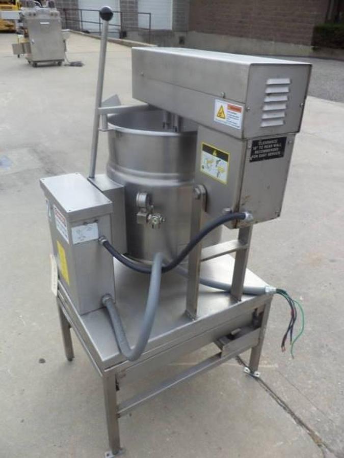 Used 12 Gallon Cleveland self-contained electric scraper kettle