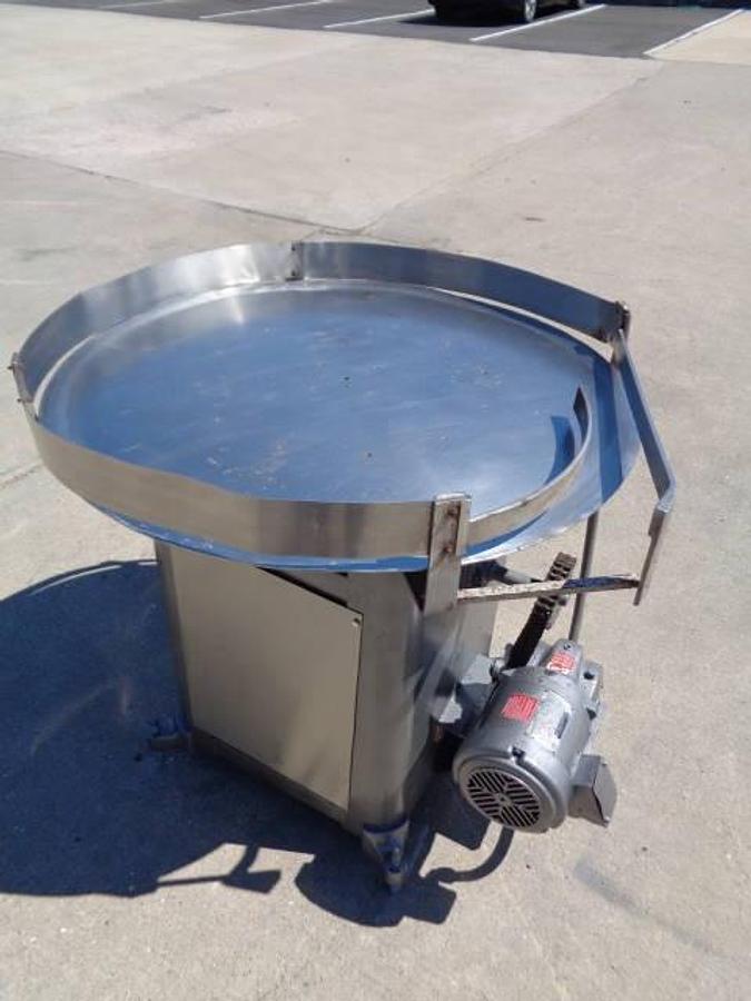 Used 36 In. Rotary Accumulating/Unscrambling Table