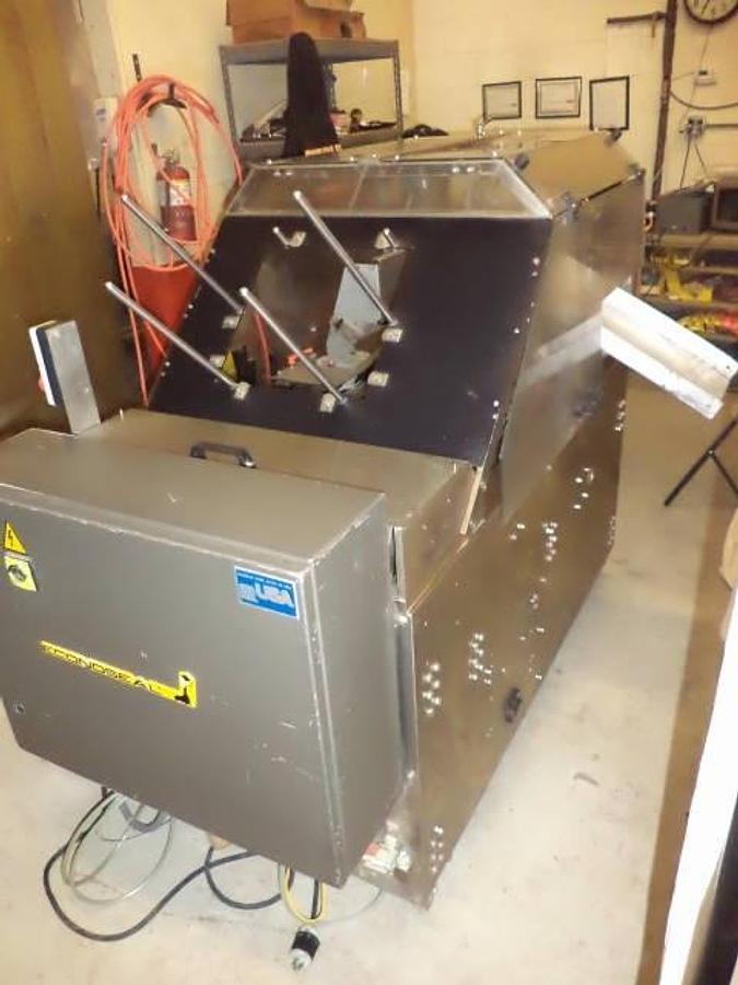 Used Econocorp “Econoseal” E2000 Auto Horizontal Cartoner, Hot Glue Sealing, 25 pm