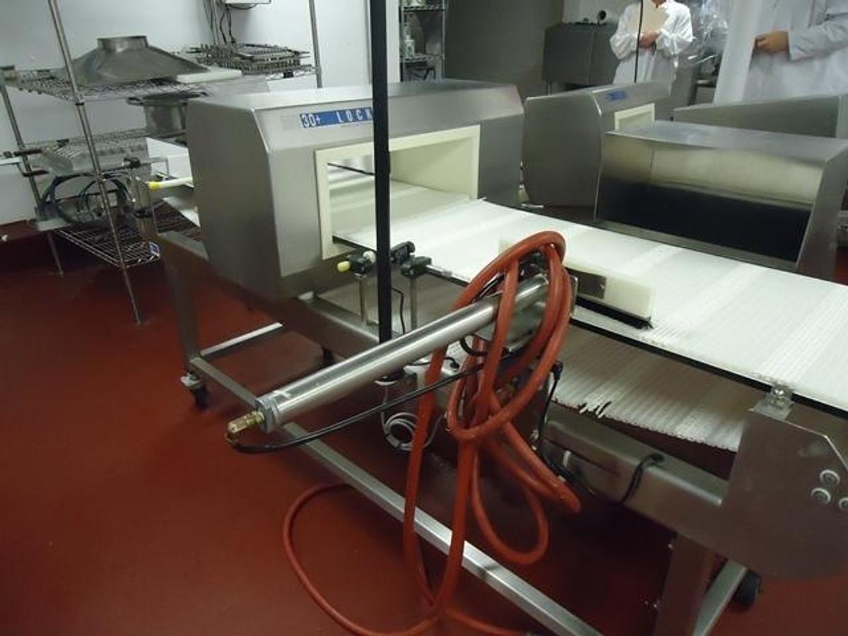 Used Loma/Lock Conveyorized Stainless Metal Detector, 19.5 In. Wide x 6.5 In. High
