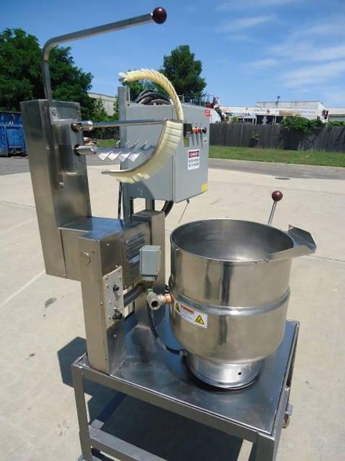 Used 10 Gallon Groen Stainless Steel Electric Twin Action Mix Kettle, 50 Psi