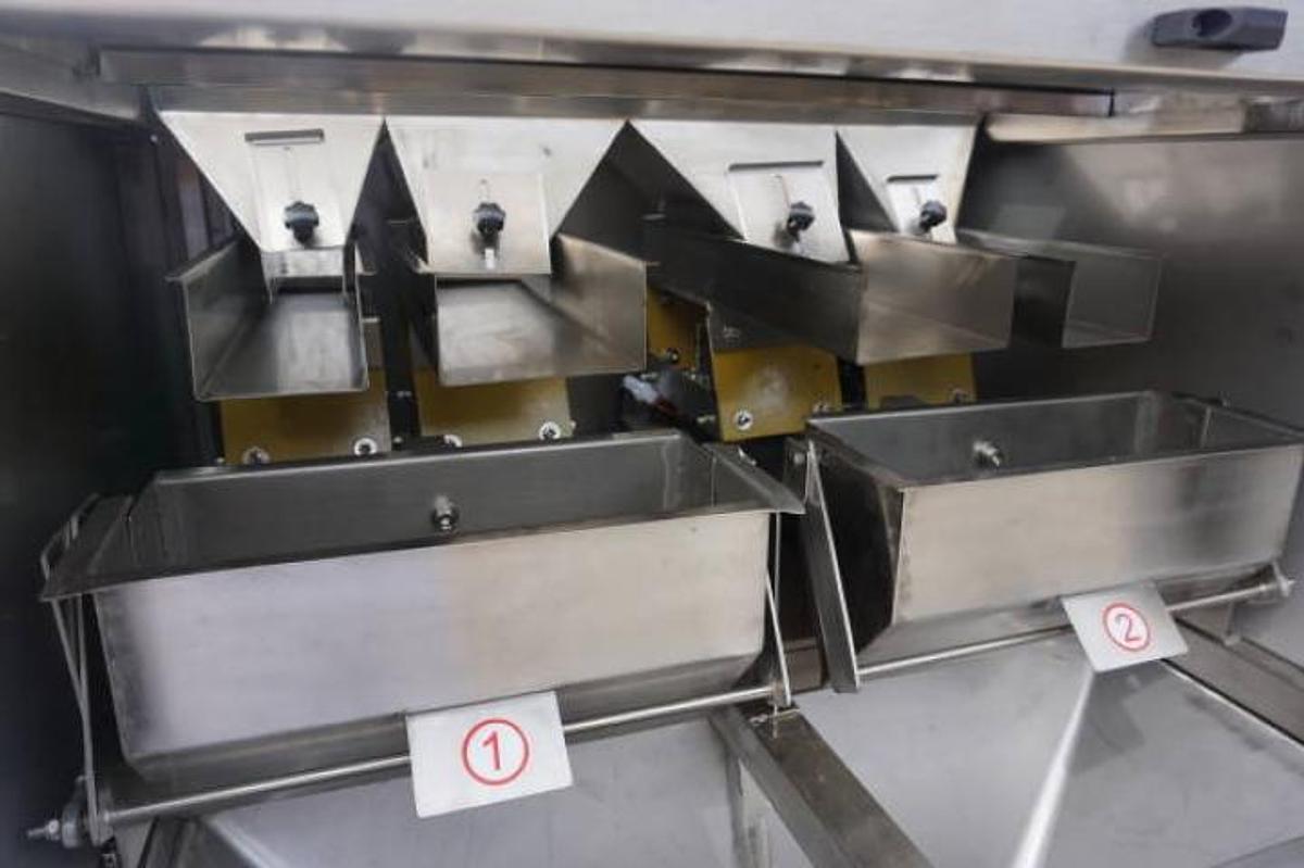 Used Cheese Puff Packaging Machine, Semi-Automatic