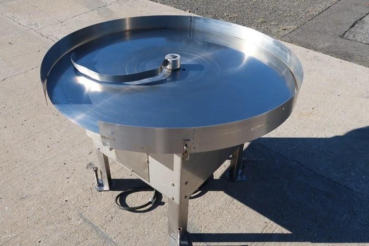 Used Garvey 48 In. Diameter Rotary Unscrambling/Accumulating Table