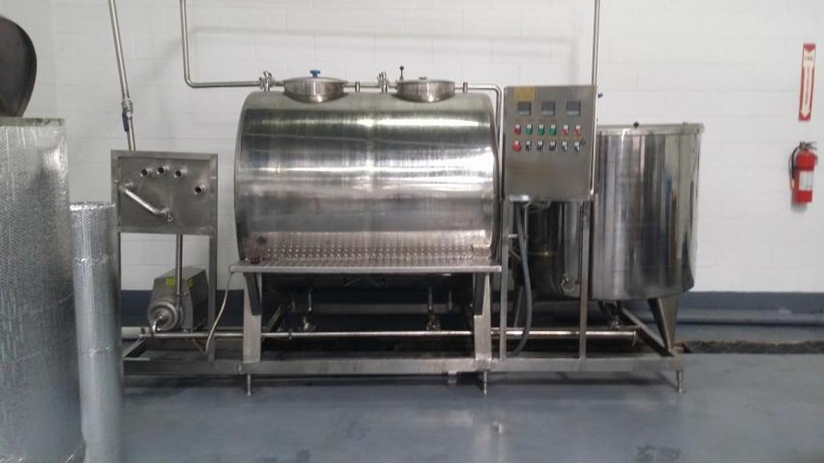 Used Ice Tea/Water Bottle Filling Line, 4,000 Bottles Per Hour, CIP