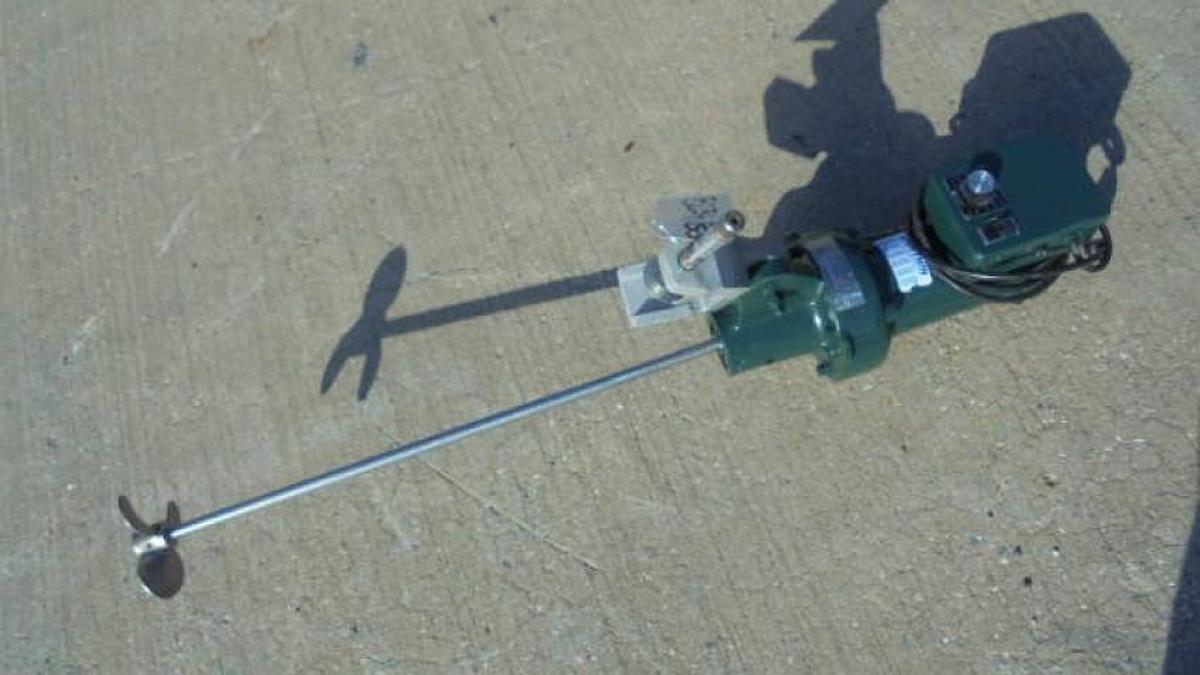 Used SPX/Lightnin .25HP Clamp-on Propeller Mixer, Variable Speed