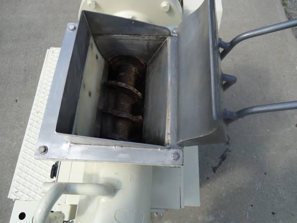 Used Mazzoni M100 Soap Extruder, Portable