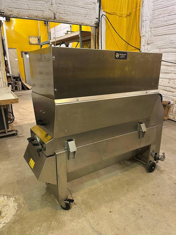 Used Criveller Grape Crusher/Destemmer