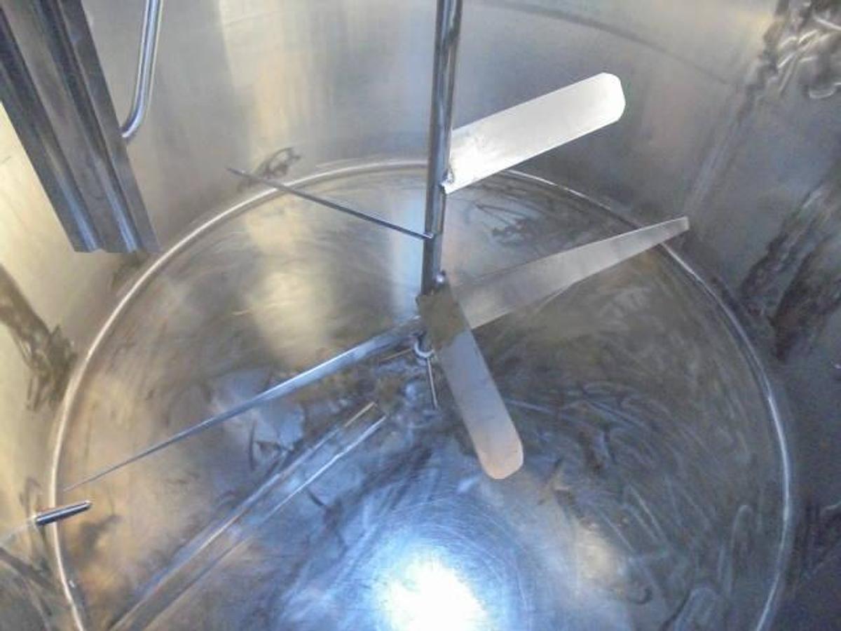 Used 1,000 Gallon Mueller Stainless Dimpled Jacketed Mix Tank