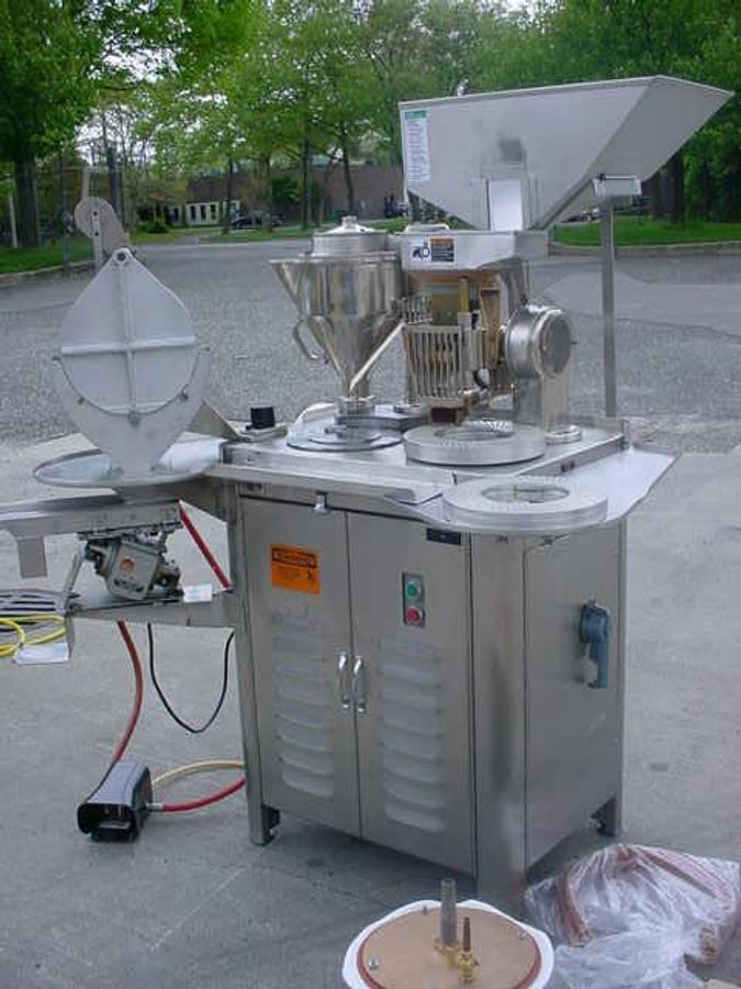 Used Parke Davis Type 8 Capsule Filling Machine, Miscellaneous Tooling