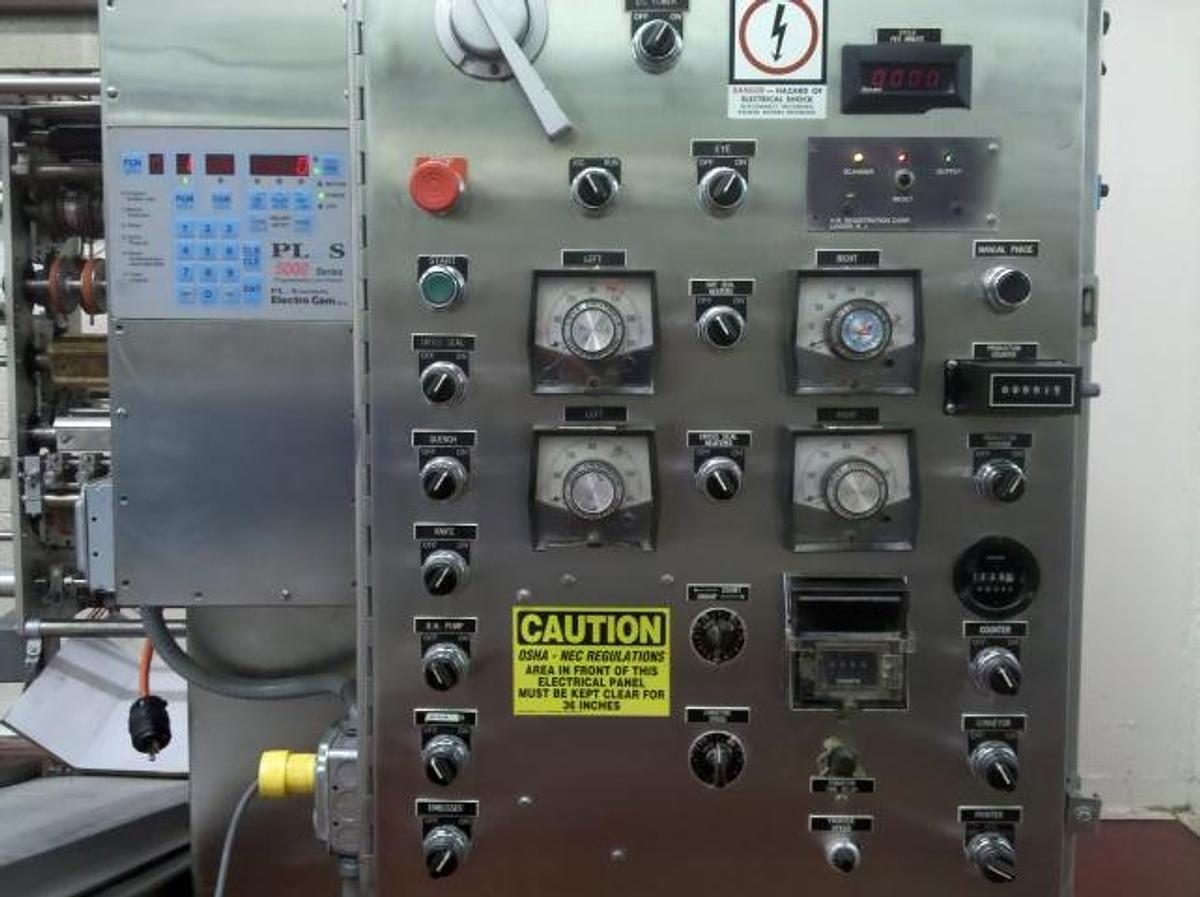 Used Circle V16h8s Pouching Machine For Creams And Liquids