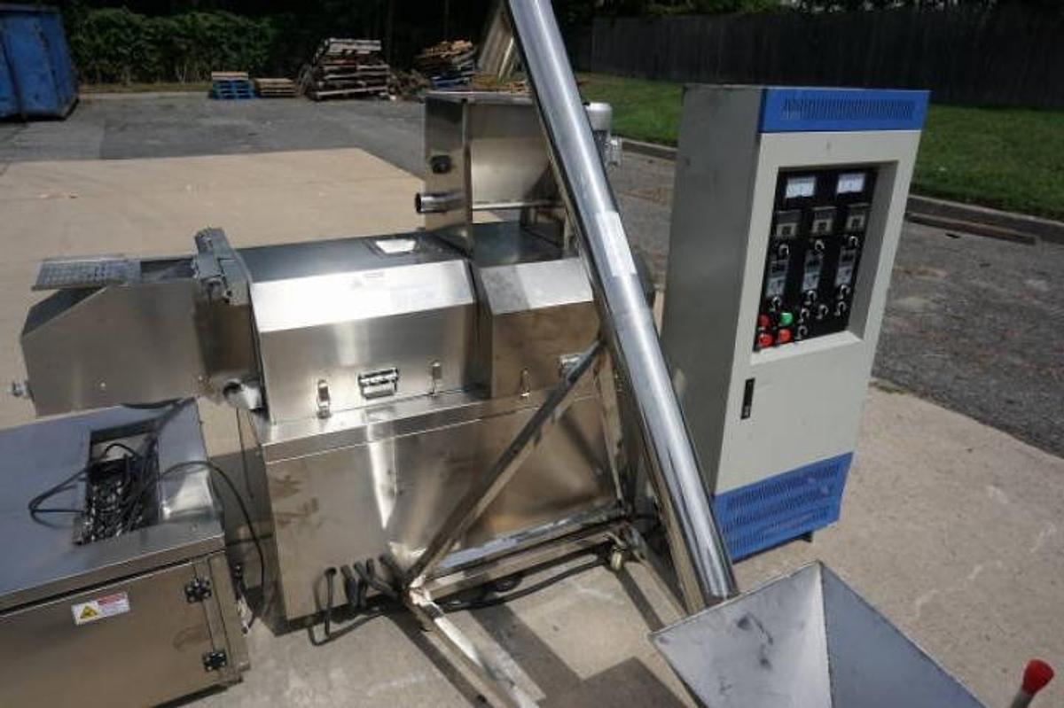 Used Cereal/Corn Puff Snack Extrusion Line
